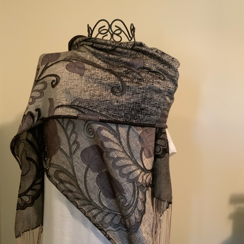 Fancy scarf - Picture 2 of 4